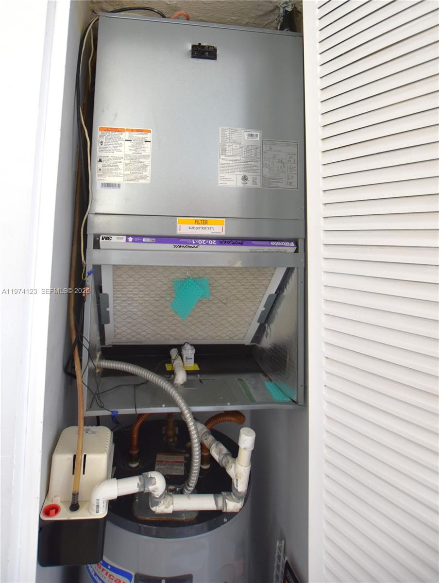 CRESTHAVEN VILLAS CONDO 3 - Residential