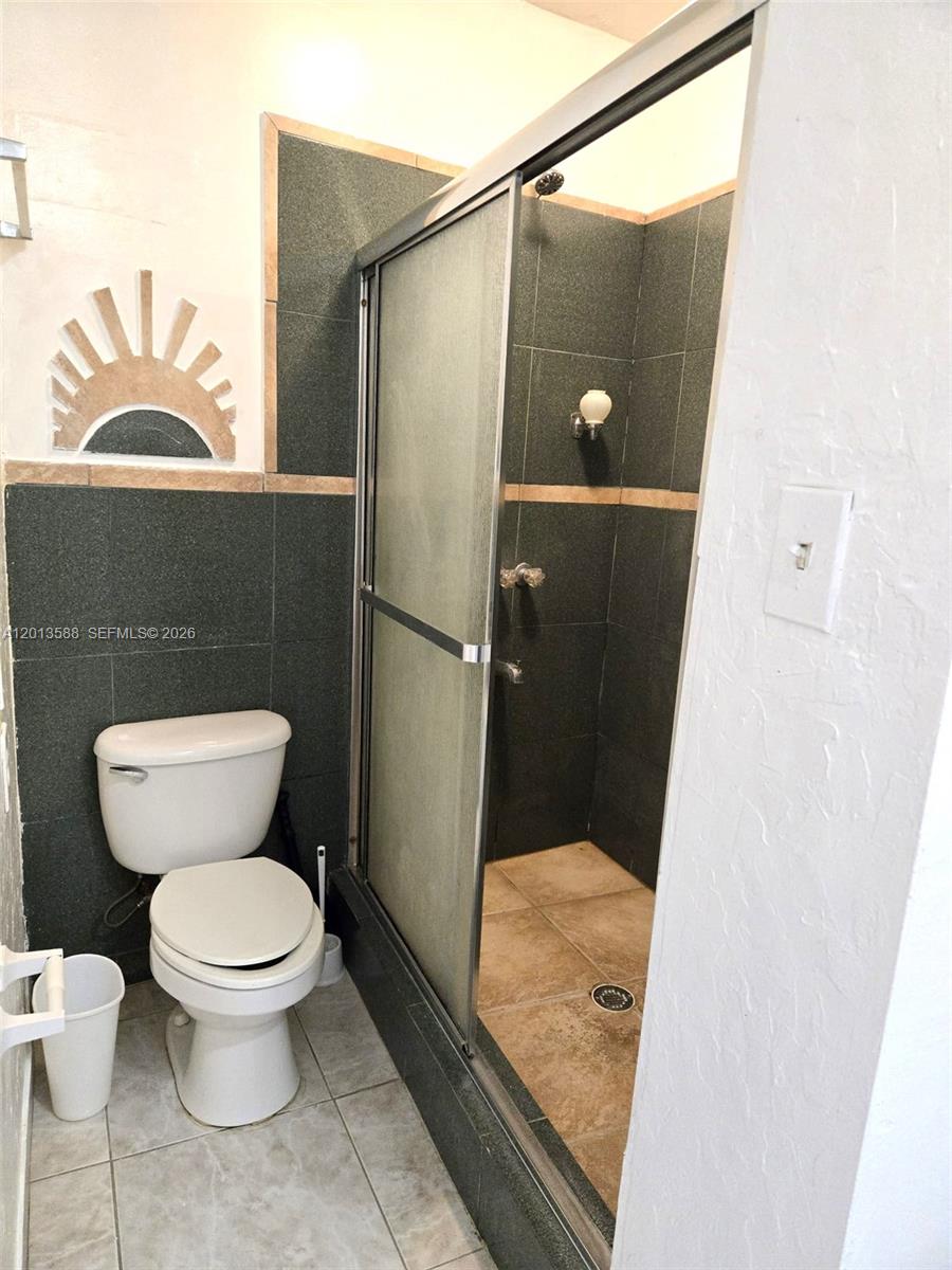 Lake Forest Sec 3 35-15 B - Residential Lease