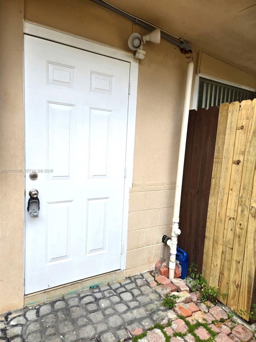 Efficiency on side of the House with private entrance and 1 parking space. Ready for IMMEDIATE MOVE IN. Wall Unit AC. RENT INCLUDES: Electric & Water/Sewer Allowance, Trash, Lawn Maintenance, & Pest Control.