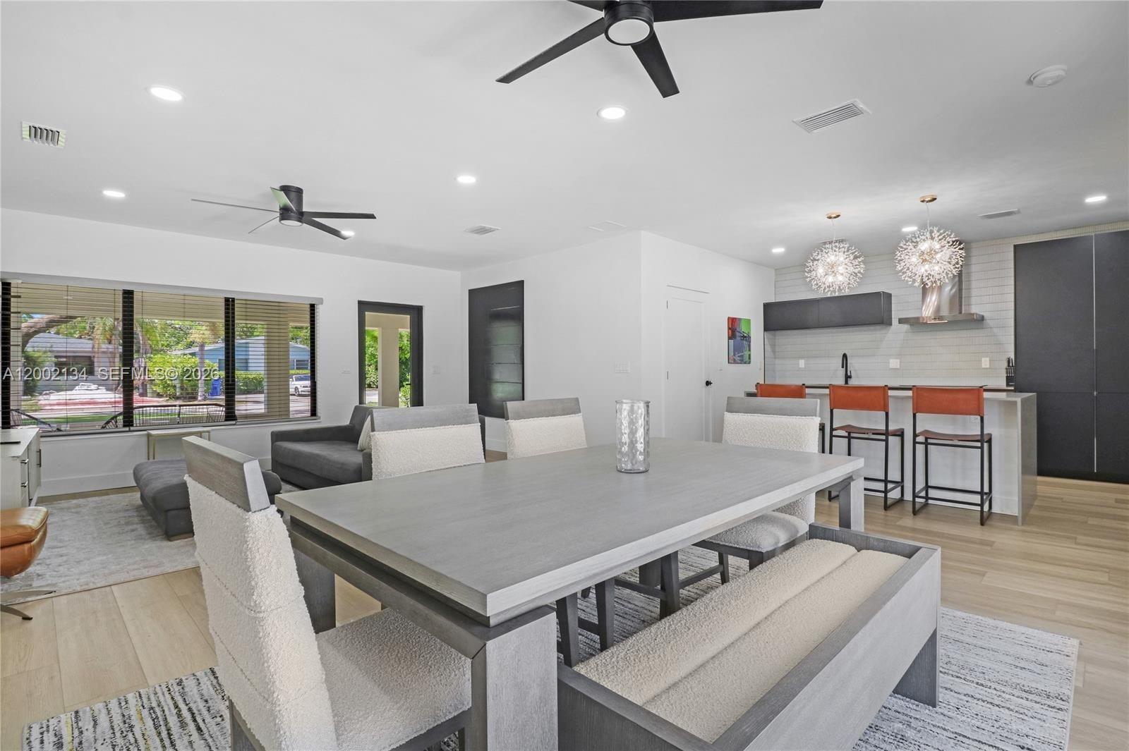 LAUDERDALE PARK 6-33 1/2 - Residential Lease