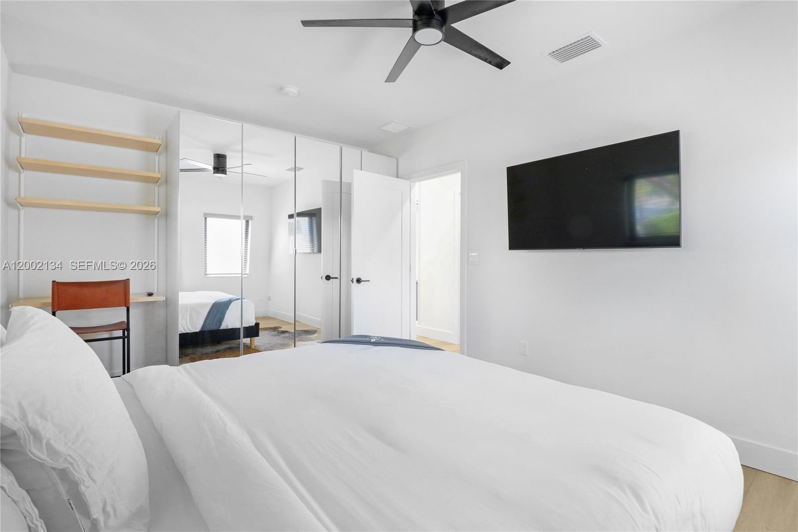 LAUDERDALE PARK 6-33 1/2 - Residential Lease