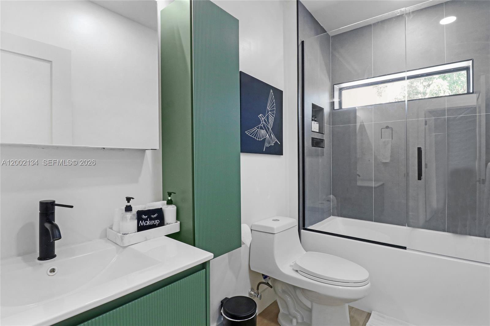 LAUDERDALE PARK 6-33 1/2 - Residential Lease