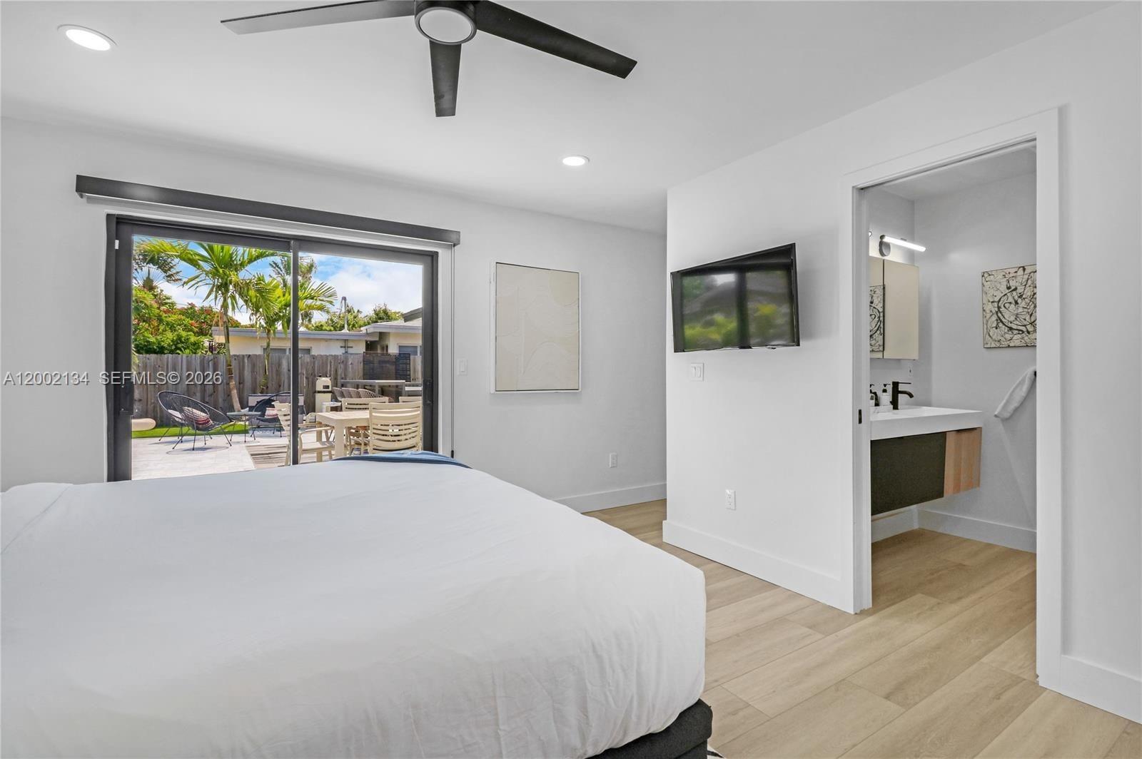 LAUDERDALE PARK 6-33 1/2 - Residential Lease