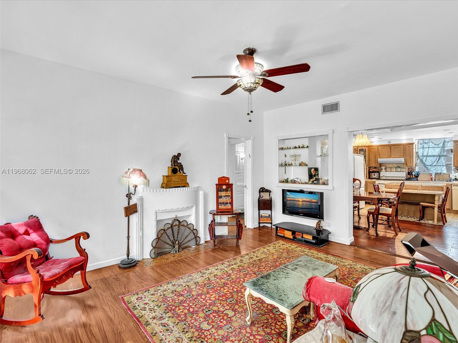 BAYLIS CONDO - Residential