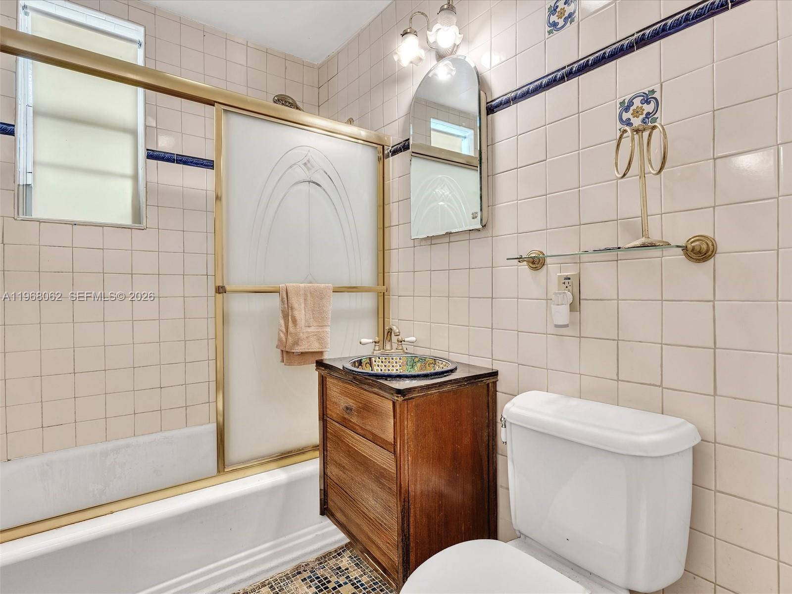 BAYLIS CONDO - Residential