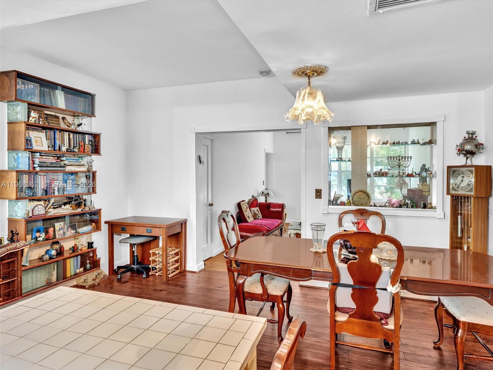 BAYLIS CONDO - Residential