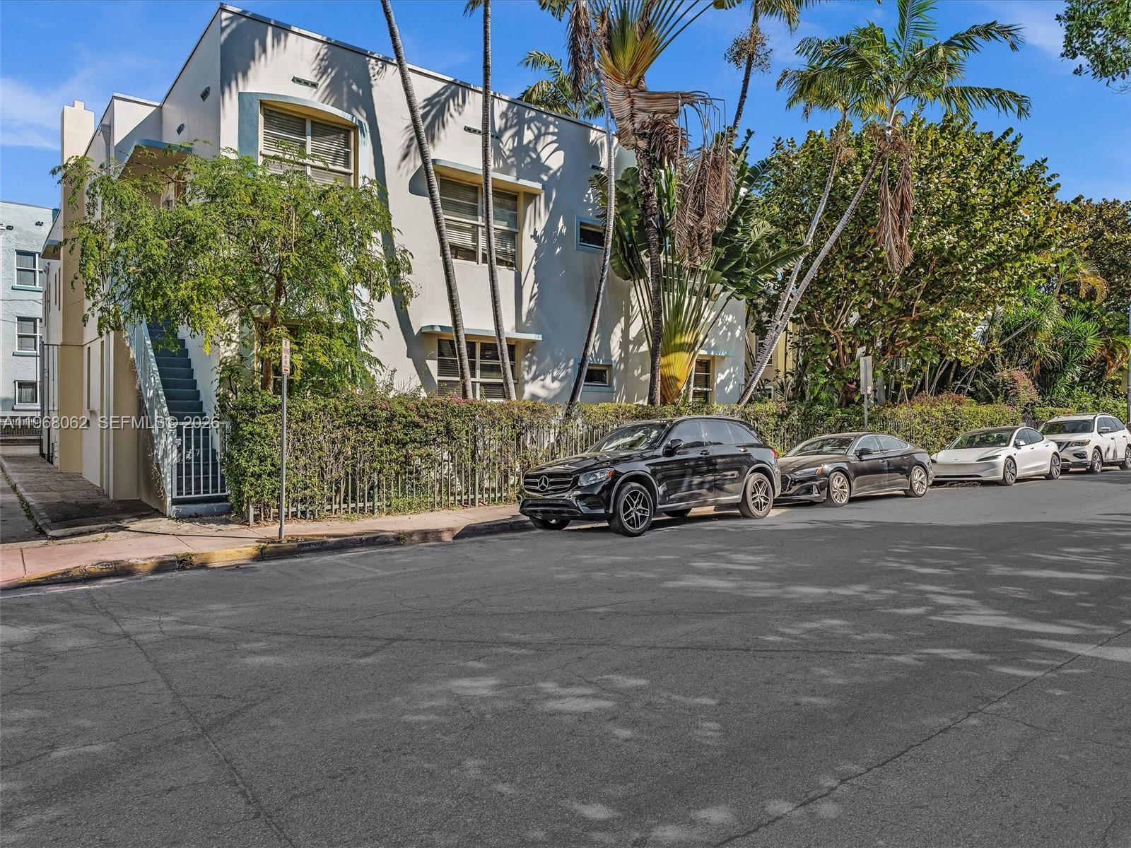 BAYLIS CONDO - Residential