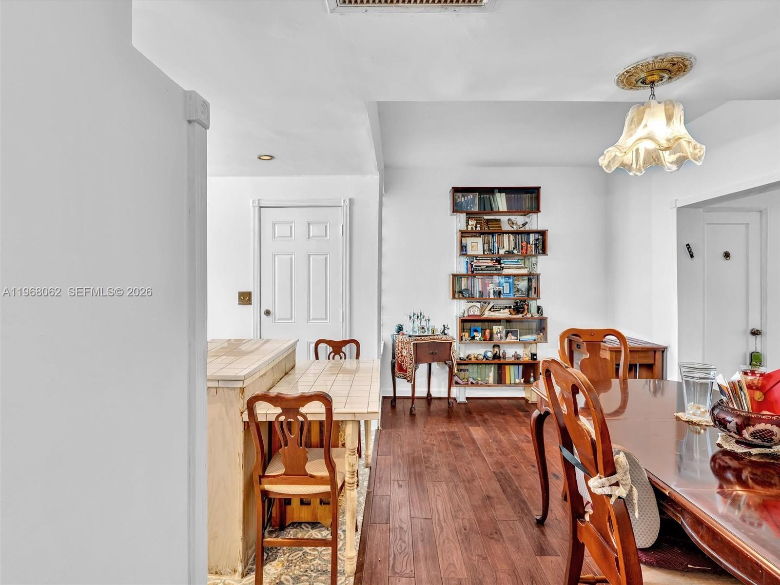 BAYLIS CONDO - Residential