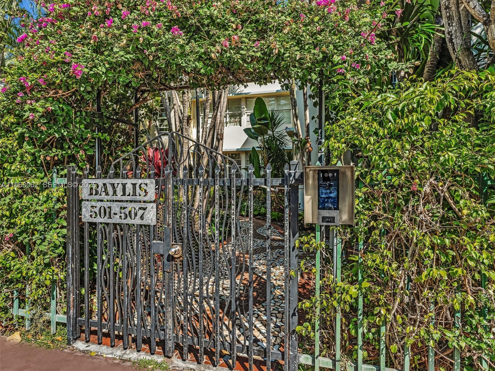 BAYLIS CONDO - Residential