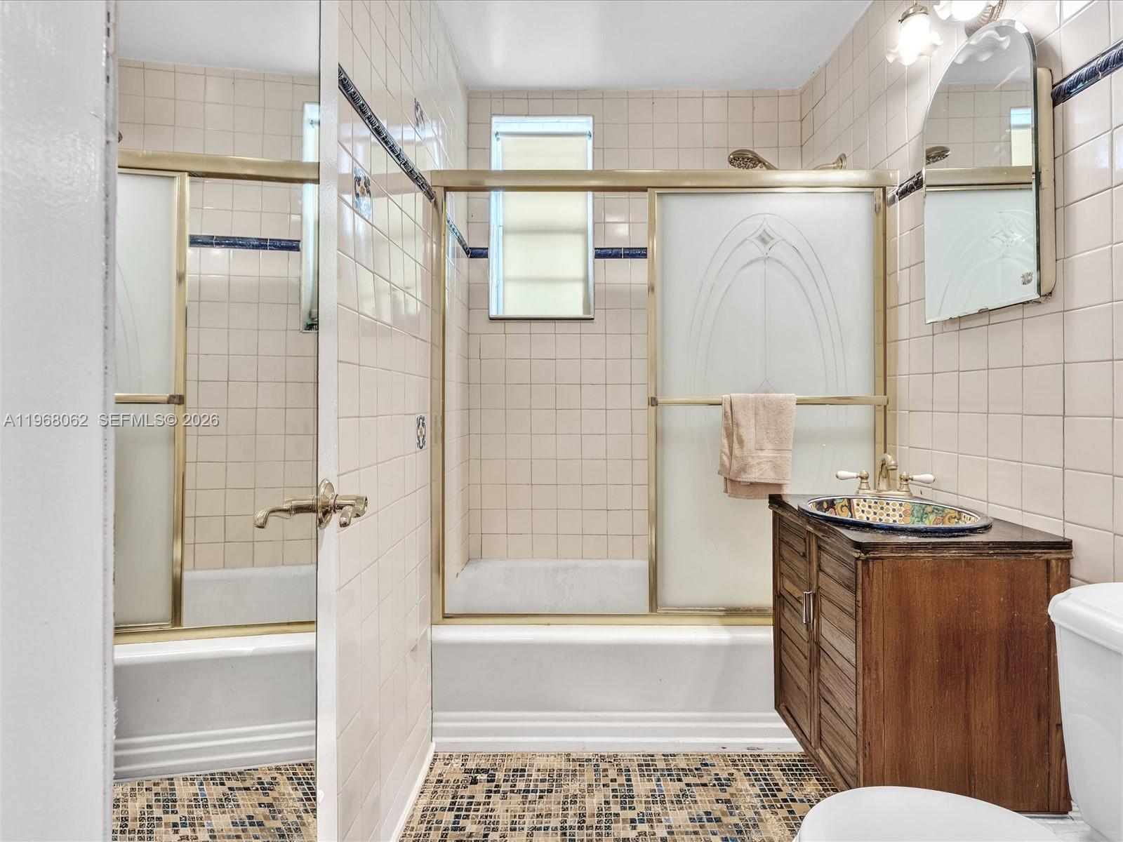 BAYLIS CONDO - Residential