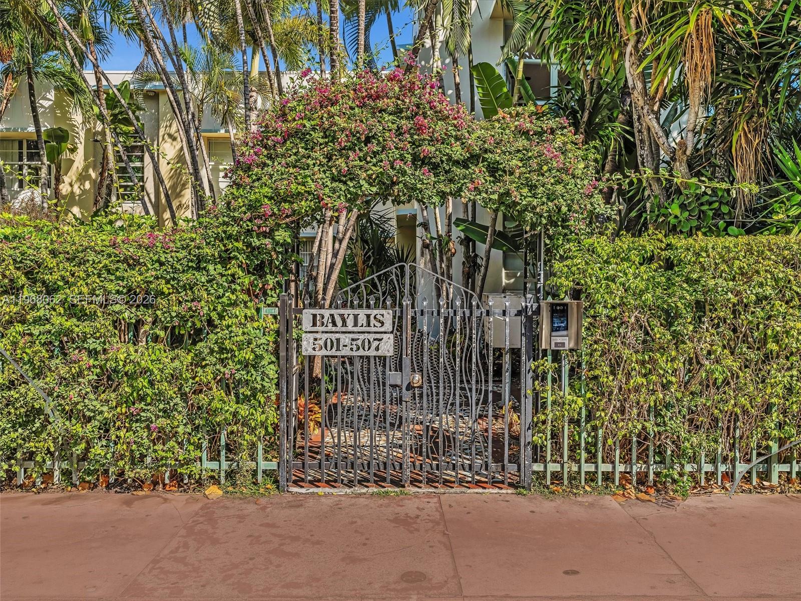 BAYLIS CONDO - Residential