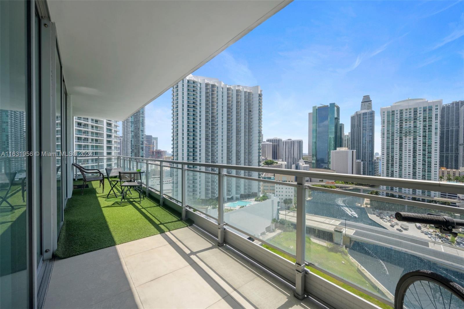 MINT CONDO - Residential