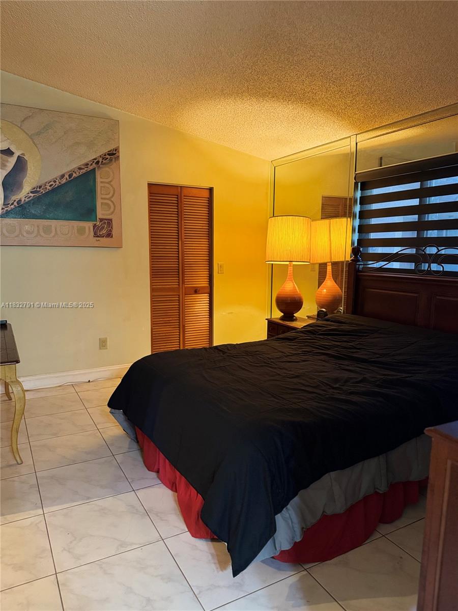 PEMBROKE LAKES SOUTH - Residential