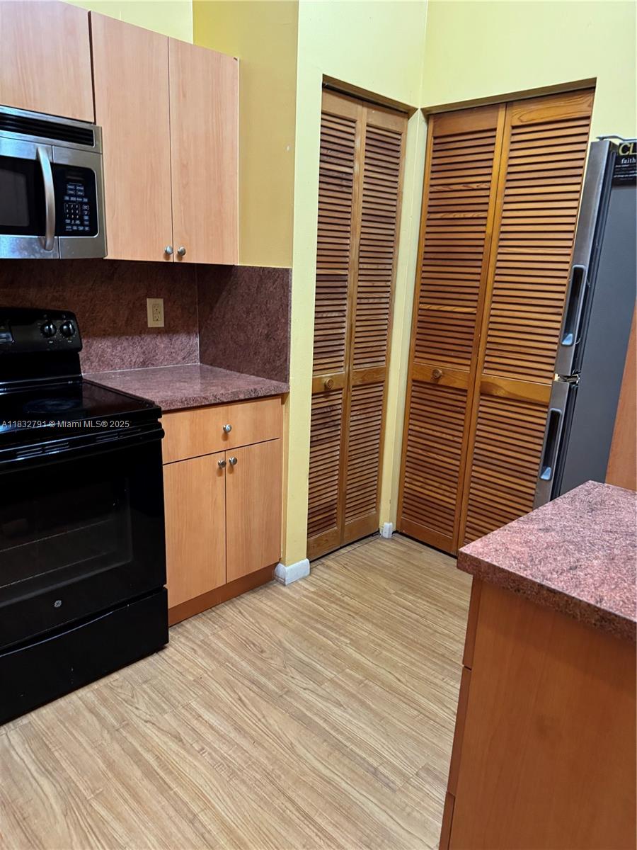 PEMBROKE LAKES SOUTH - Residential