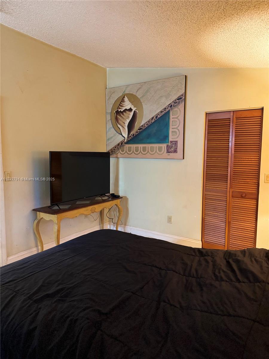 PEMBROKE LAKES SOUTH - Residential