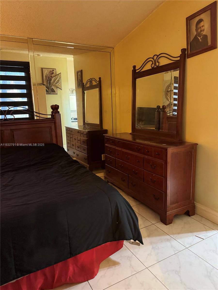 PEMBROKE LAKES SOUTH - Residential