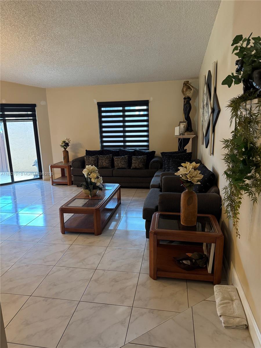 PEMBROKE LAKES SOUTH - Residential