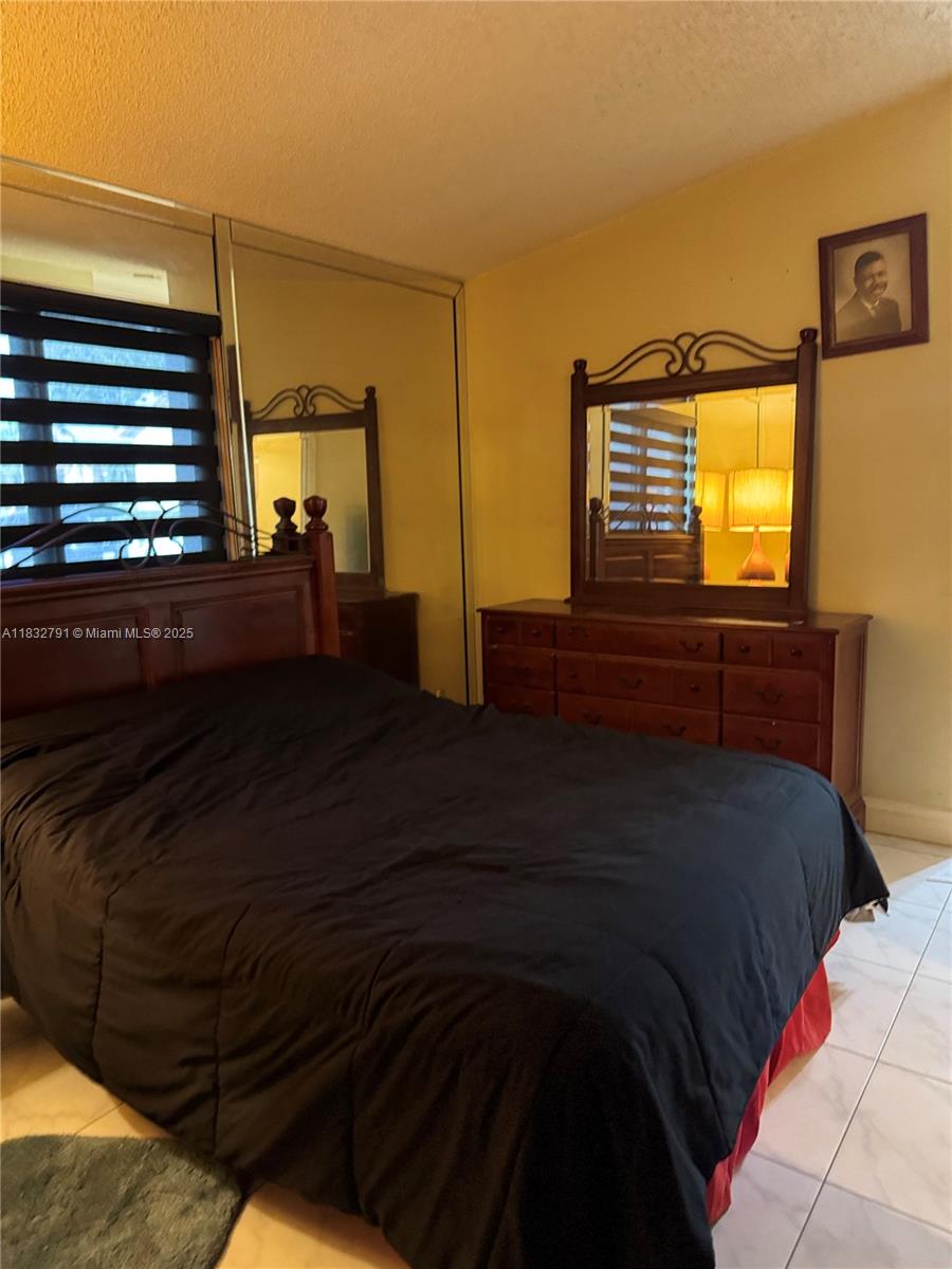 PEMBROKE LAKES SOUTH - Residential