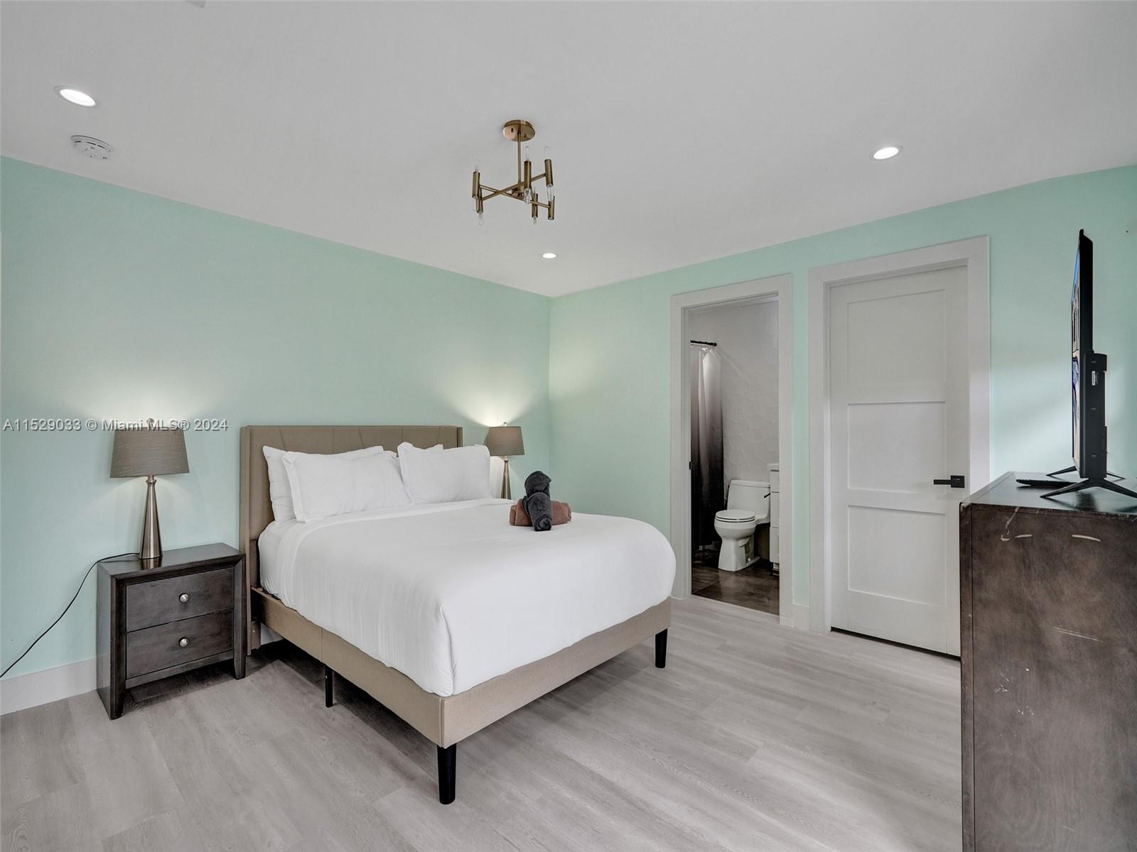 GULFSTREAM ESTATES - Residential Lease