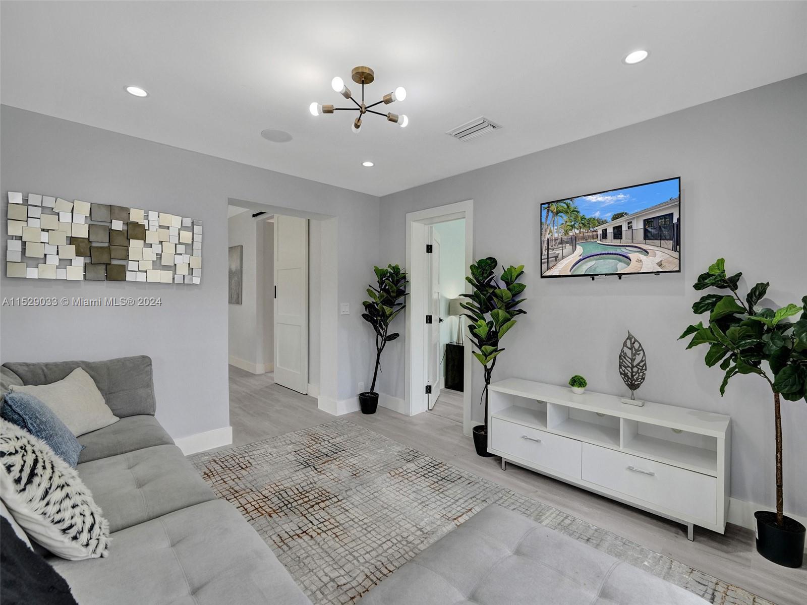 GULFSTREAM ESTATES - Residential Lease