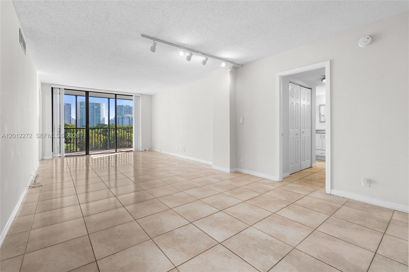 ENSENADA CONDO BLDG E-II - Residential Lease