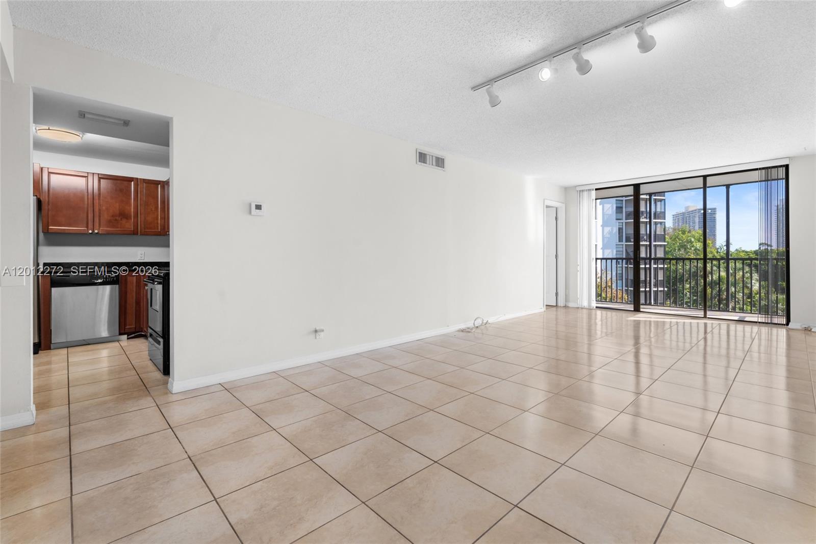 ENSENADA CONDO BLDG E-II - Residential Lease