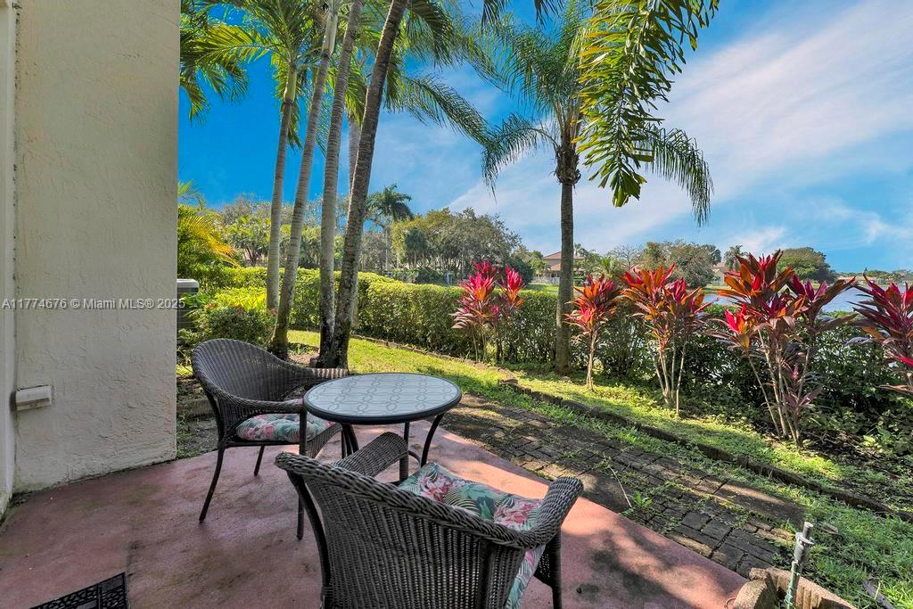 EMERALD COURTS - OPAL CRE - Residential