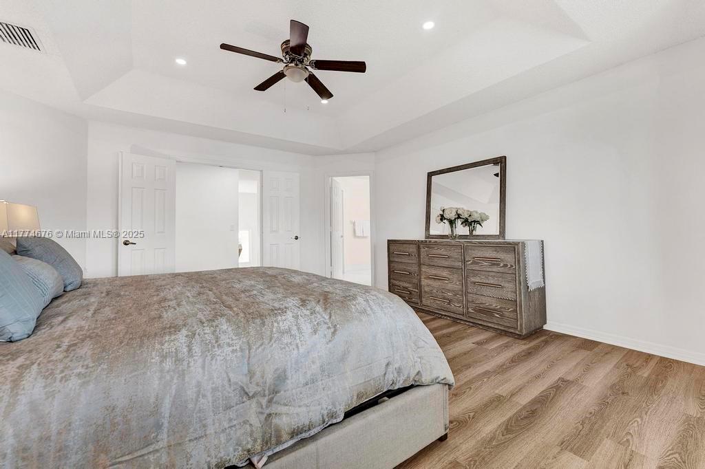 EMERALD COURTS - OPAL CRE - Residential