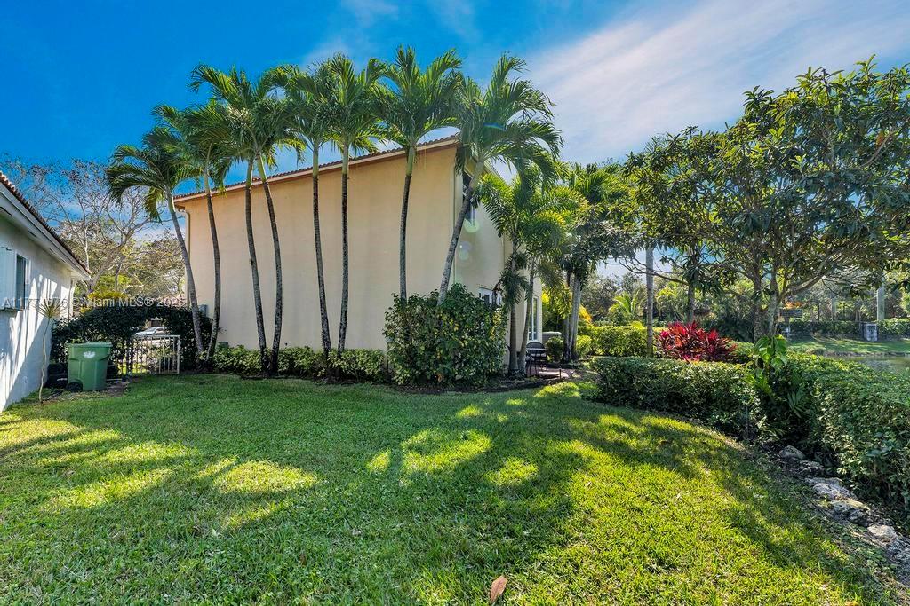 EMERALD COURTS - OPAL CRE - Residential
