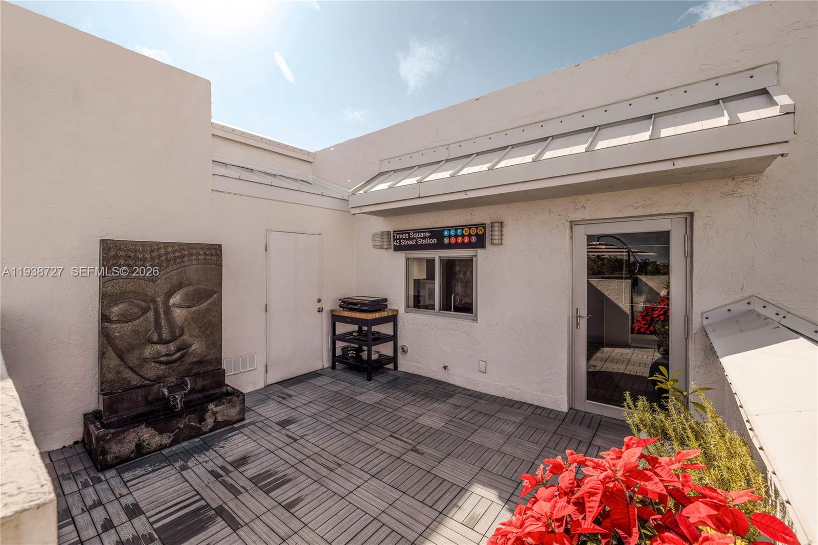 NIRVANA CONDO NO ONE COND - Residential