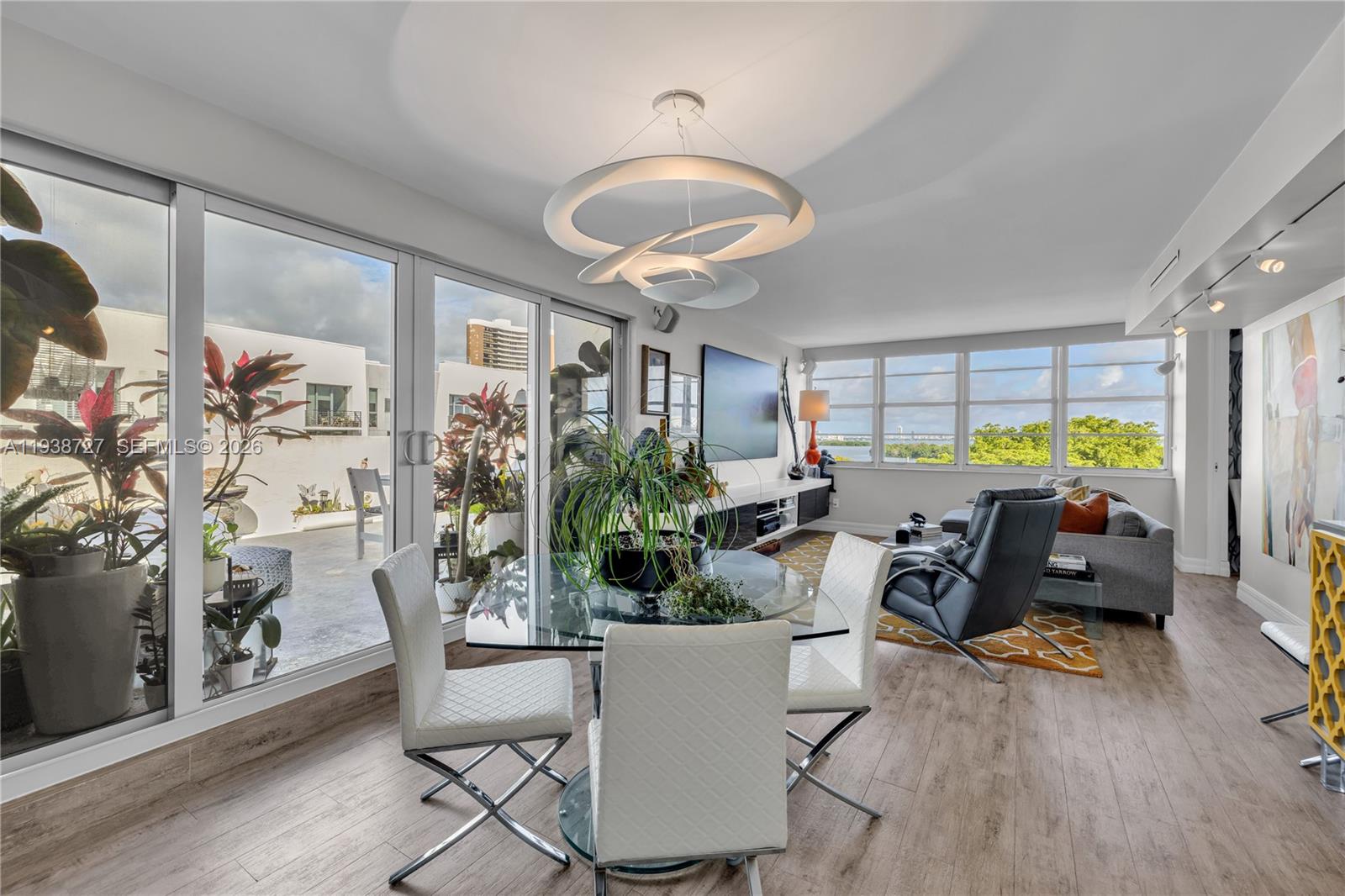 NIRVANA CONDO NO ONE COND - Residential