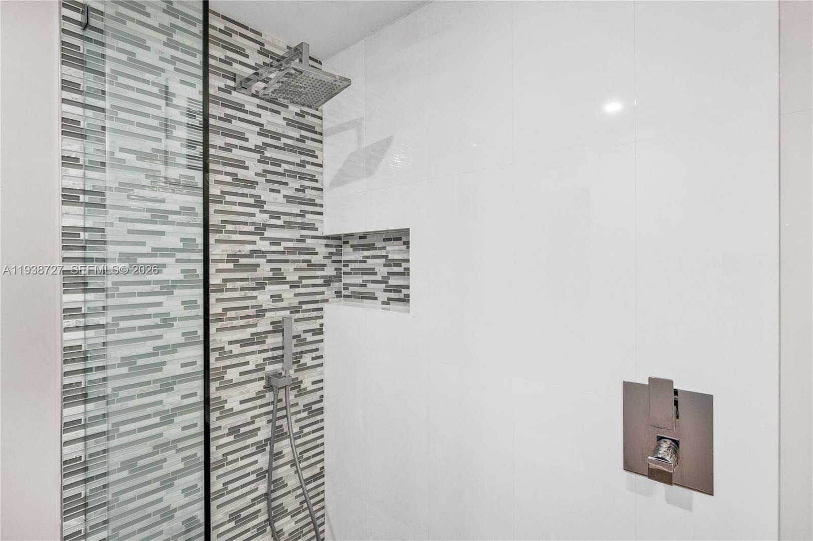 NIRVANA CONDO NO ONE COND - Residential