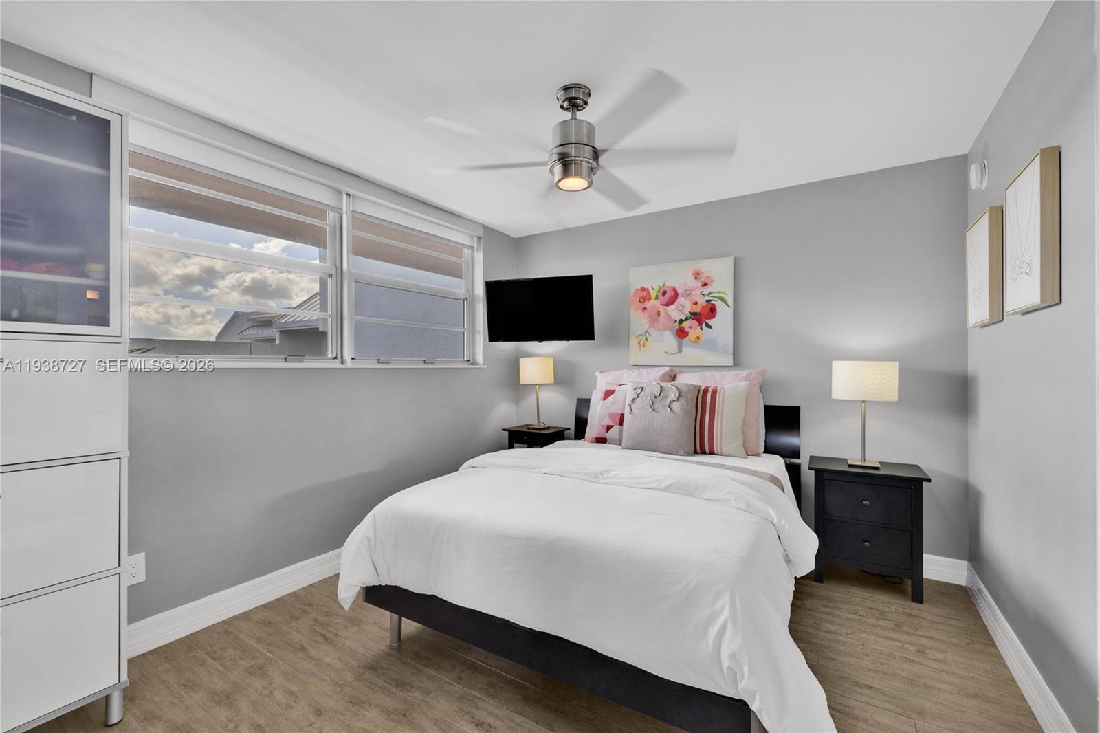 NIRVANA CONDO NO ONE COND - Residential