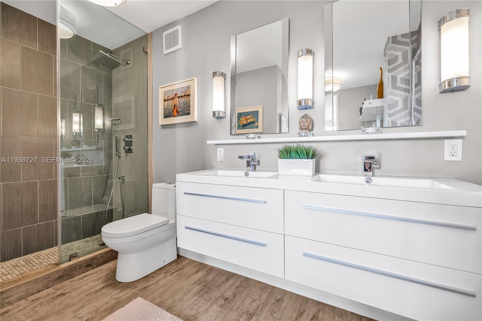 NIRVANA CONDO NO ONE COND - Residential