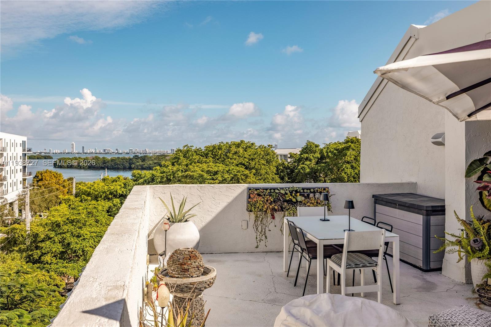 NIRVANA CONDO NO ONE COND - Residential