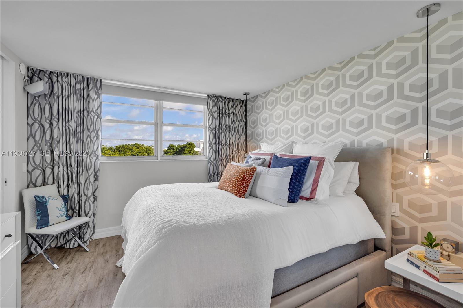 NIRVANA CONDO NO ONE COND - Residential