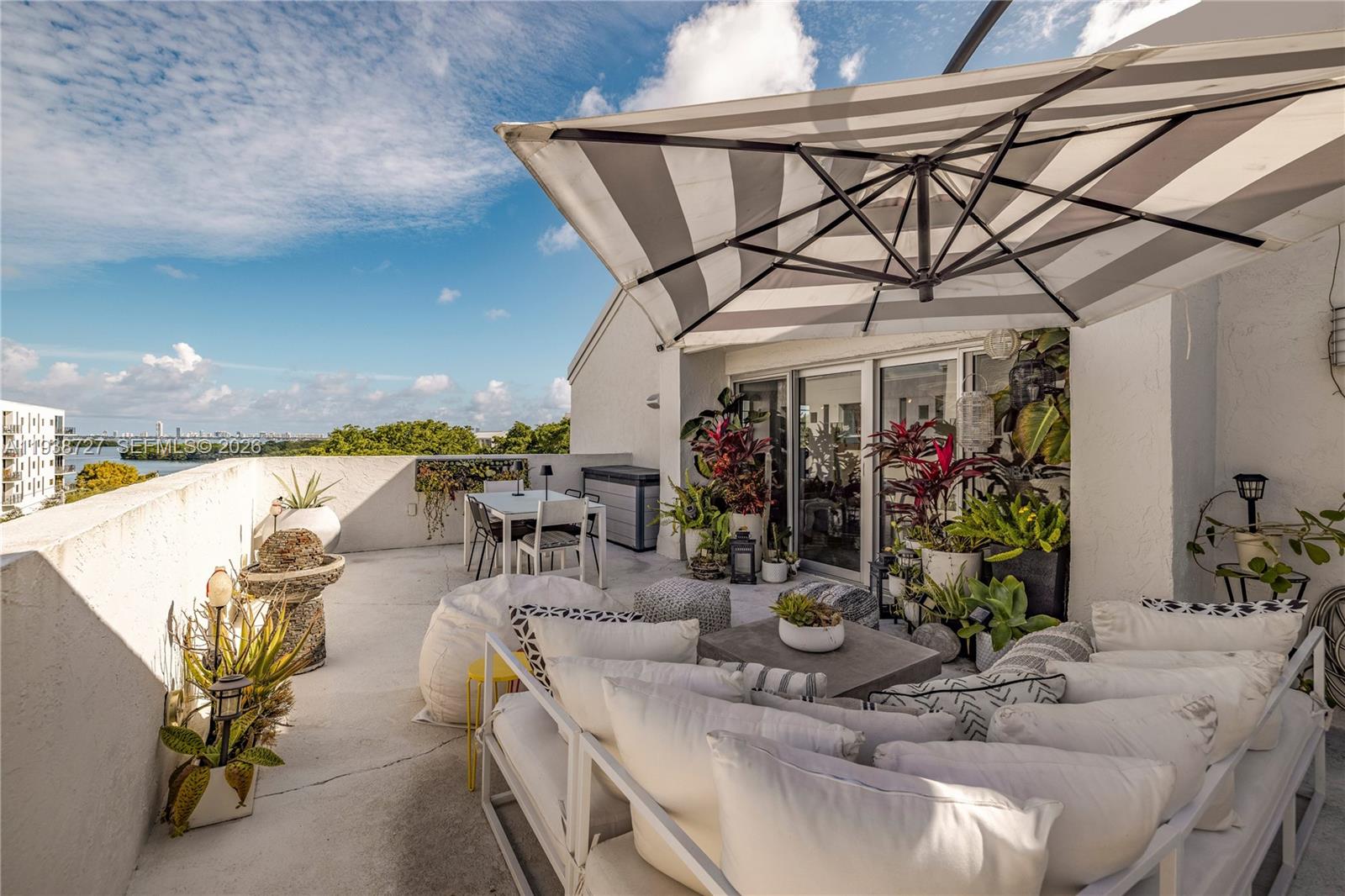 NIRVANA CONDO NO ONE COND - Residential