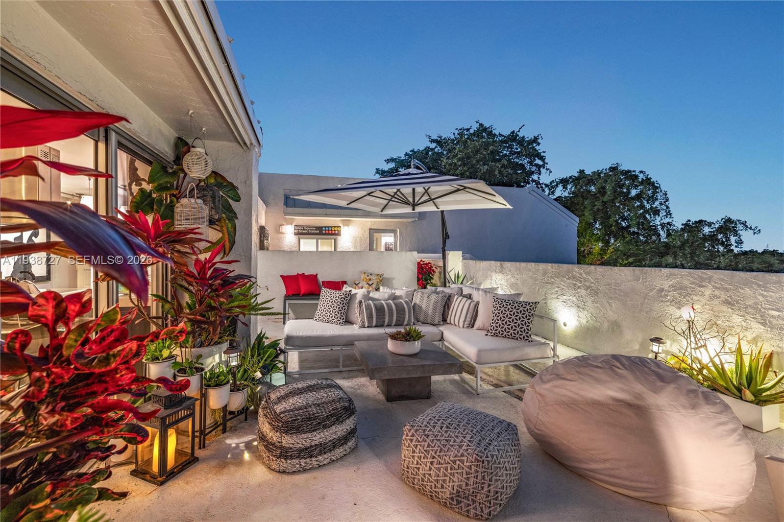 NIRVANA CONDO NO ONE COND - Residential