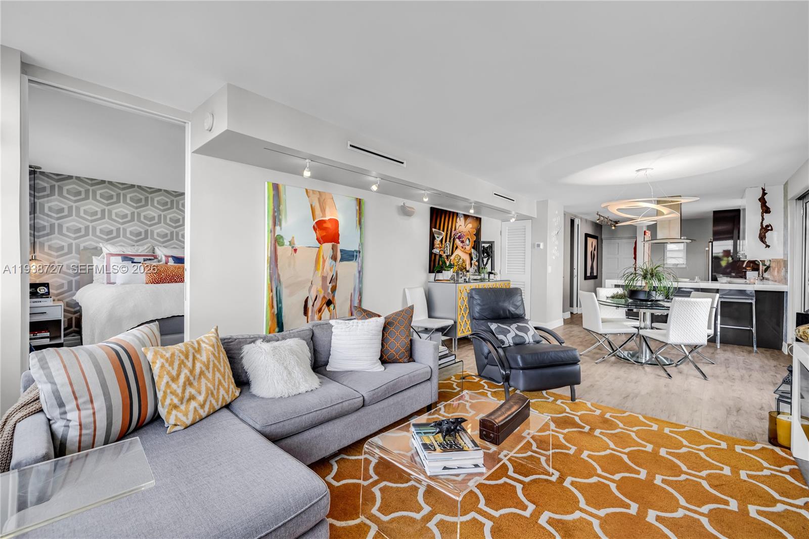 NIRVANA CONDO NO ONE COND - Residential