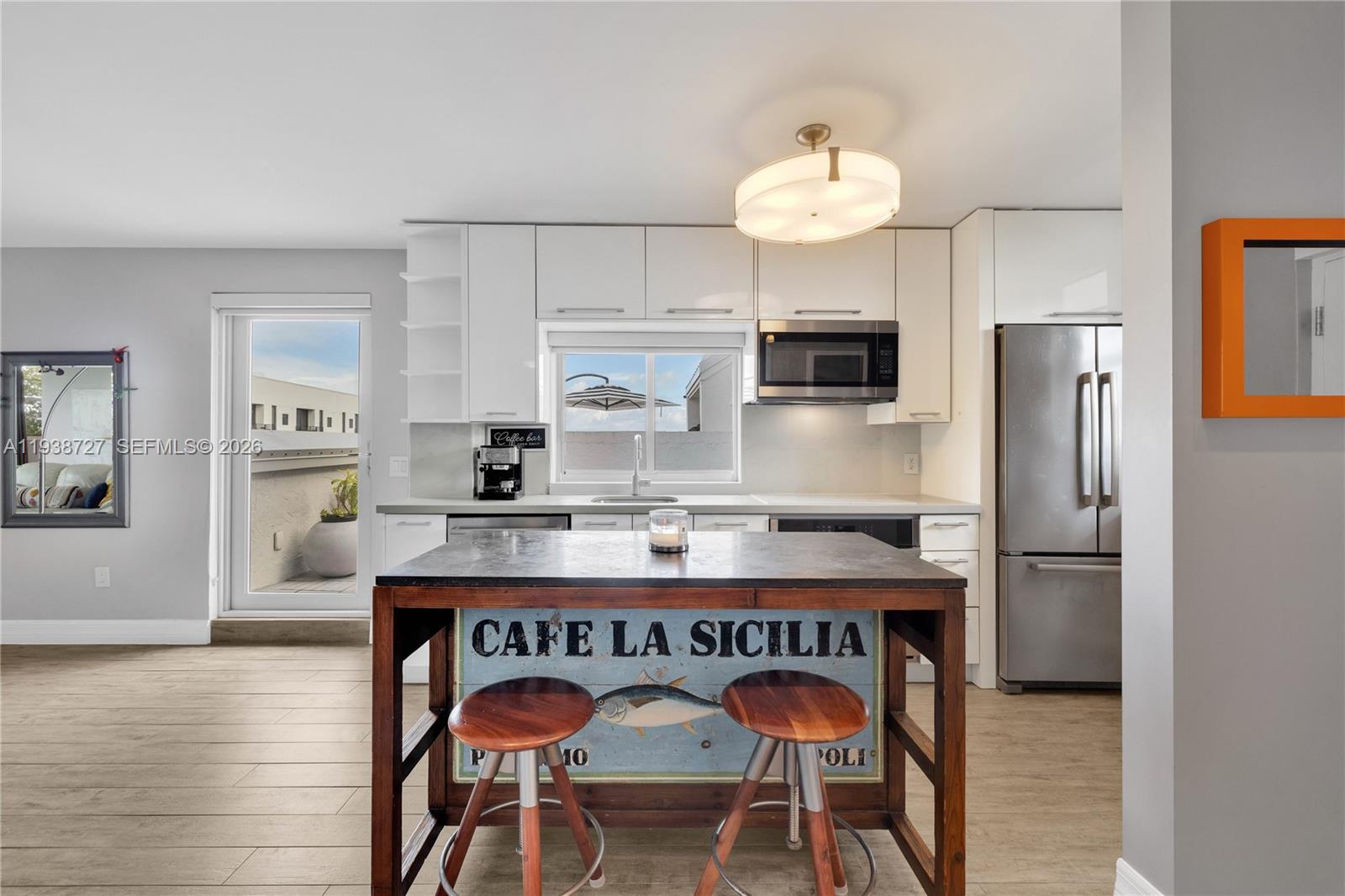 NIRVANA CONDO NO ONE COND - Residential