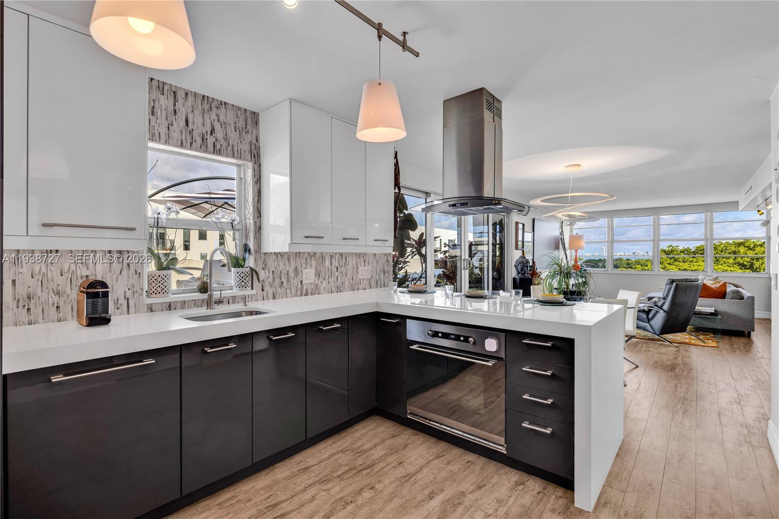 NIRVANA CONDO NO ONE COND - Residential