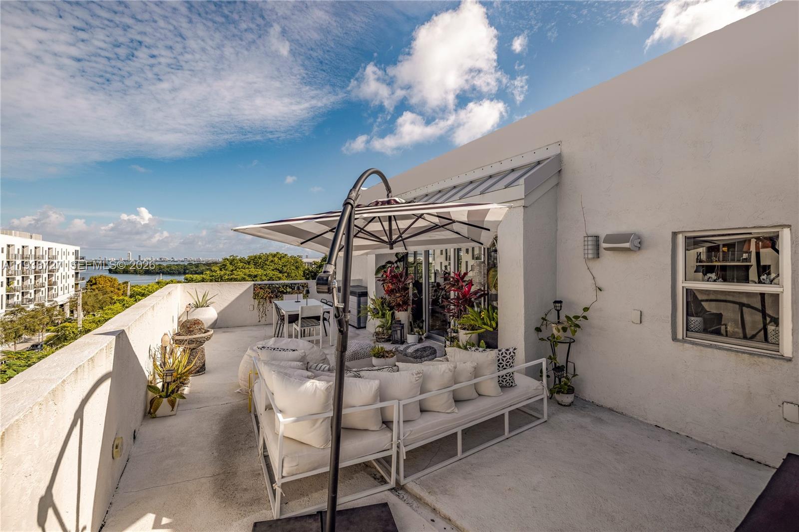 NIRVANA CONDO NO ONE COND - Residential