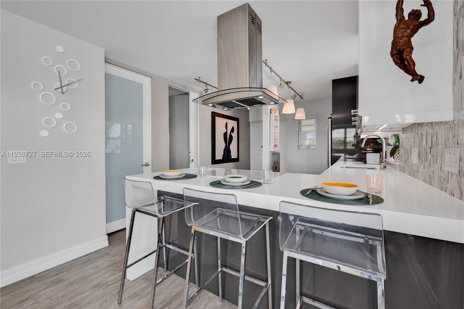 NIRVANA CONDO NO ONE COND - Residential