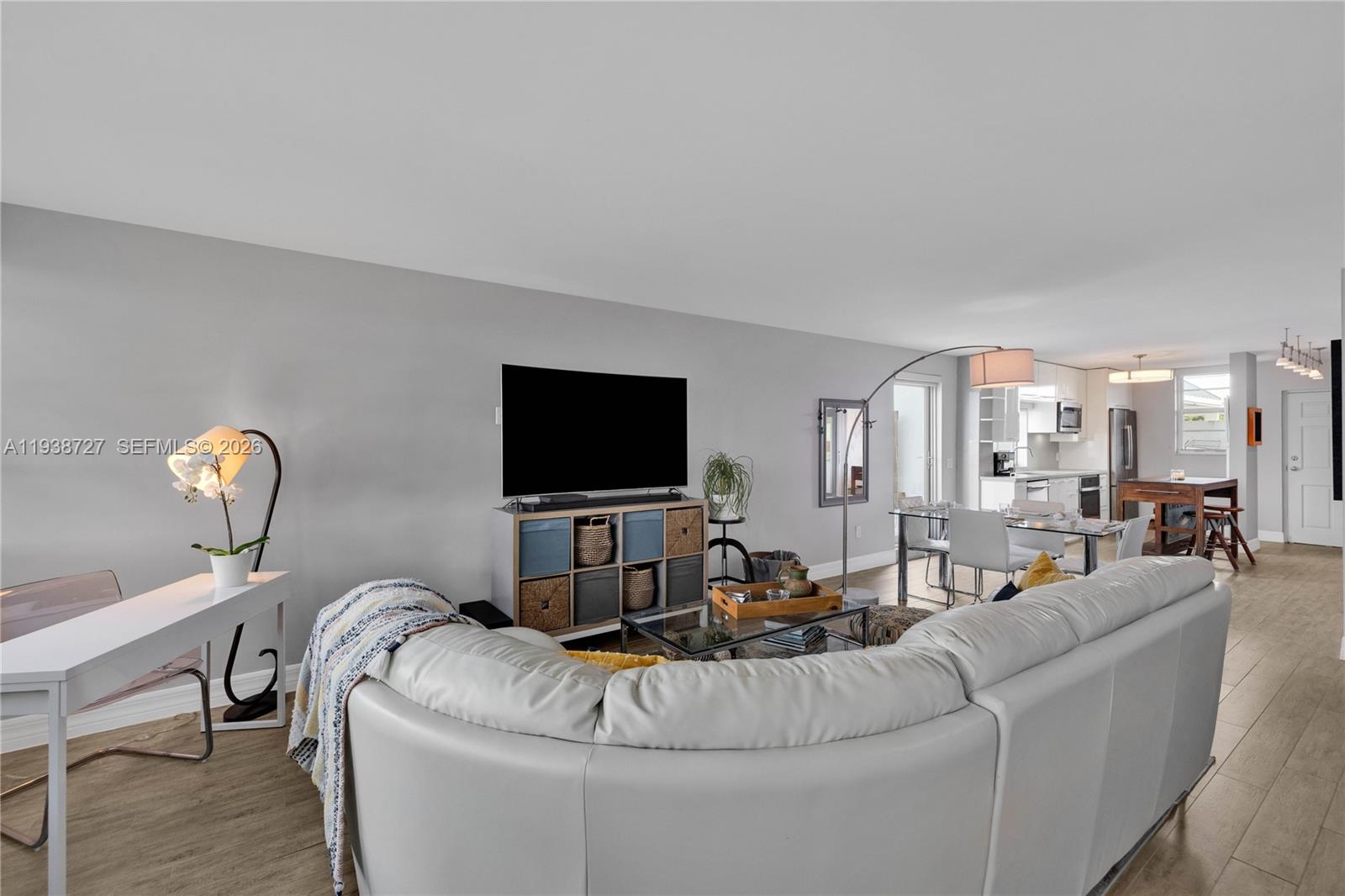 NIRVANA CONDO NO ONE COND - Residential