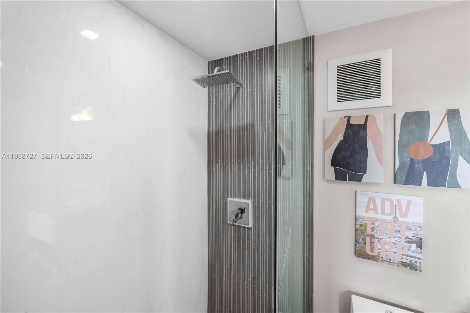 NIRVANA CONDO NO ONE COND - Residential