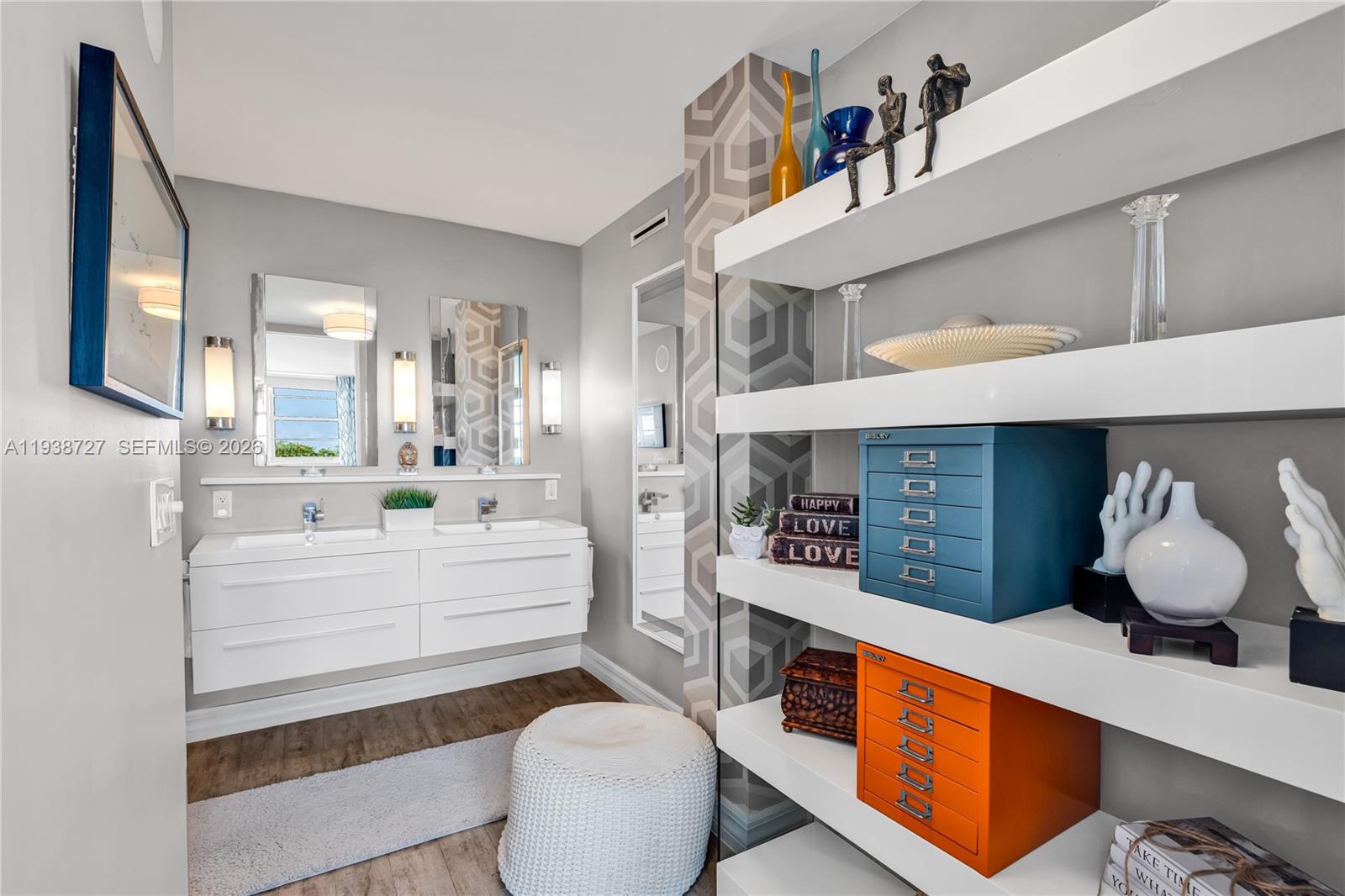 NIRVANA CONDO NO ONE COND - Residential