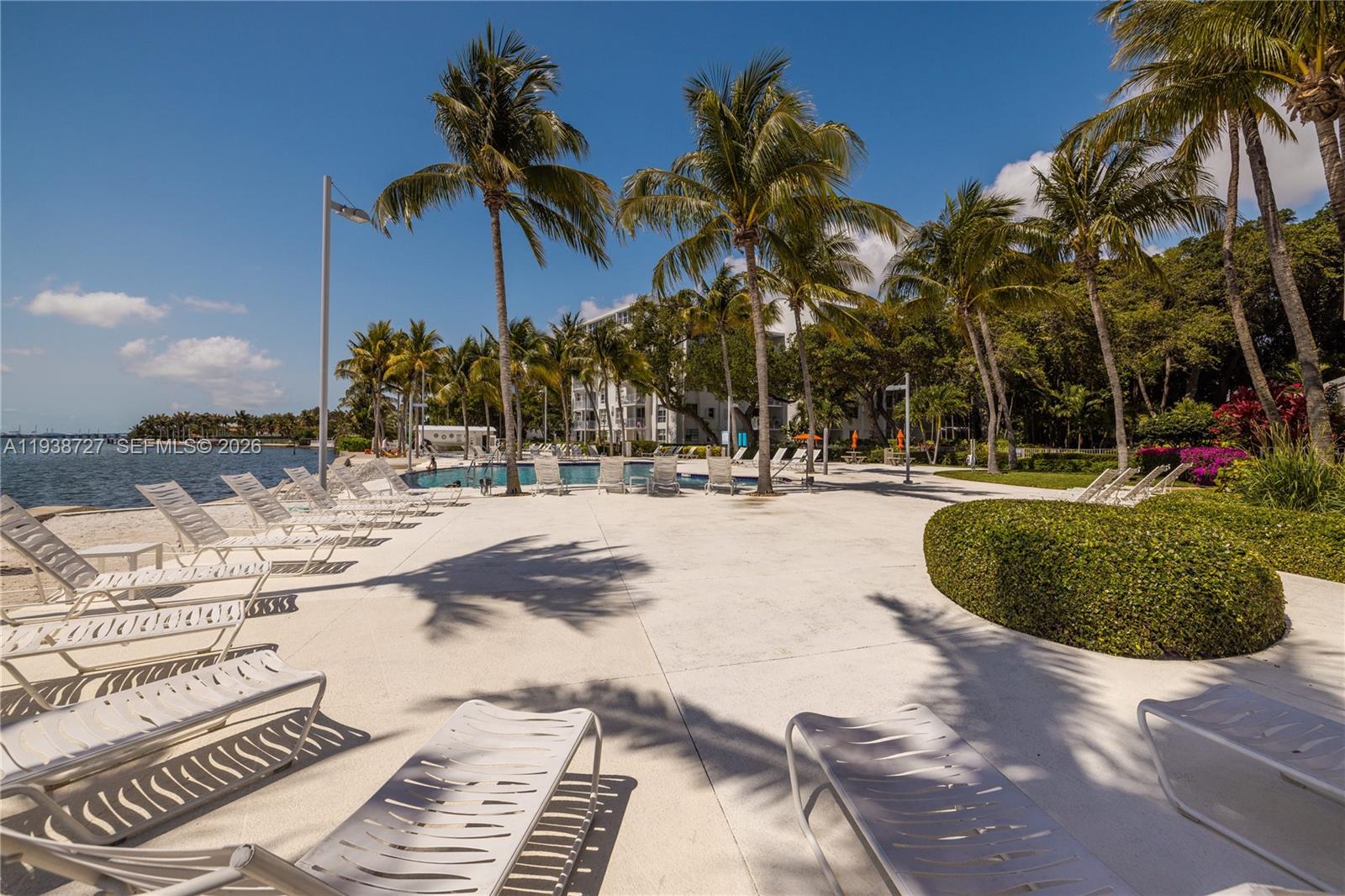 NIRVANA CONDO NO ONE COND - Residential