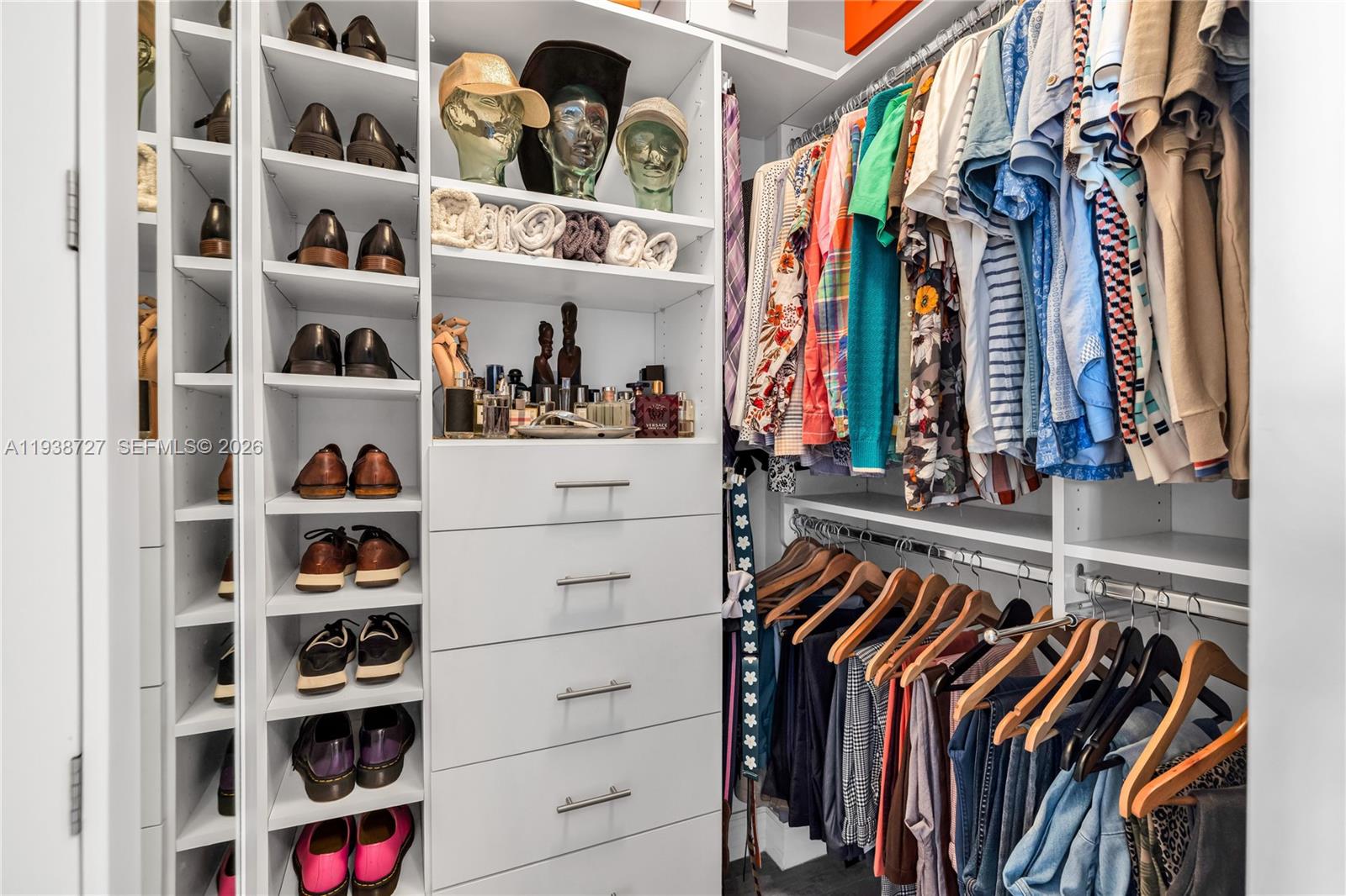 NIRVANA CONDO NO ONE COND - Residential