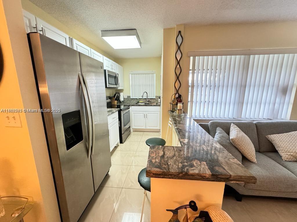 BEVERLY HILLS CONDO NUMBE - Residential
