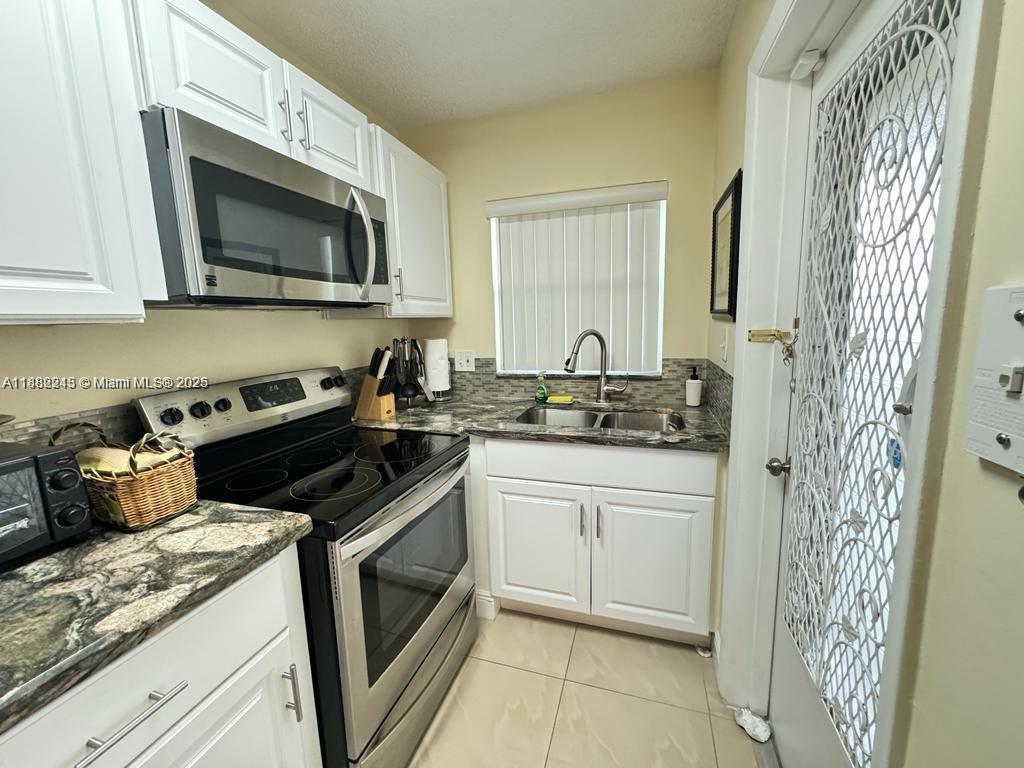 BEVERLY HILLS CONDO NUMBE - Residential